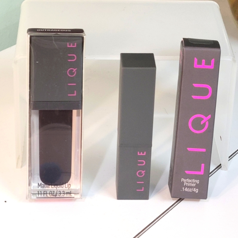 NIB LIQUE BUNDLE Lipstick & Primer. Color Outrageous